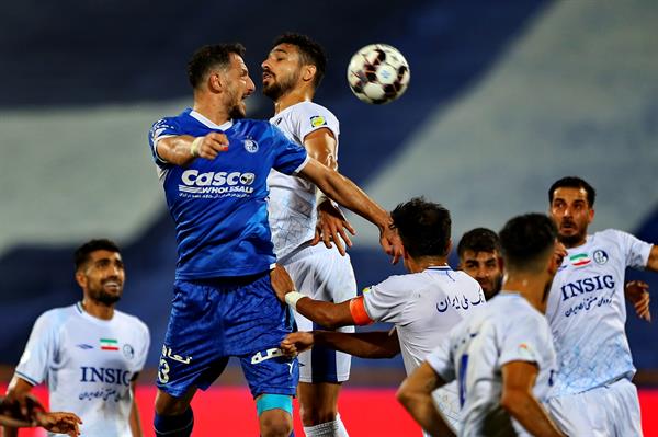 ورزشی - فوتبال - لیگ برتر ایران - فصل 1403-1402 - 06 شهریور 1402 - استقلال تهران 1 استقلال خوزستان 0 - عکاس : حسن فرهادی بختاجردی - آرمان رمضانی