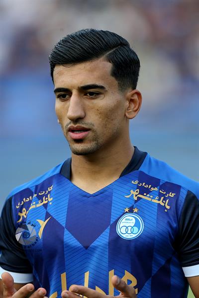 ورزشی - فوتبال - لیگ برتر ایران ُ فصل 1402-1401- 3 شهریور 1402 - استقلال 1 مس کرمان 0 با حضور خانم ها (‌بانوان و دختران ) -   صالح حردانی