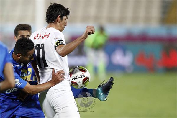 ورزشی ، فوتبال ، لیگ برتر ایران ، دوره هفدهم ، 29 شهریور 1396 ، استقلال 1 ذوب آهن 1 ،    ابراهیمی و مرتضی تبریزی