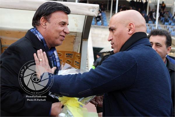 ورزشی ، فوتبال ،   لیگ برتر فوتبال ایران ، دوره پانزدهم ، 25 بهمن  1394 ، نفت تهران 1 استقلال تهران 1 ،  پرویز مظلومی و علیرضا منصوریان ، عکاس : حسن فرهادی بختاجردی