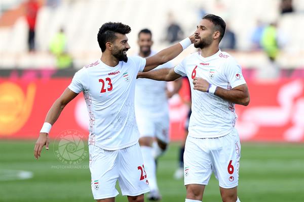 ورزشی ، فوتبال ، مقدماتی جام جهانی قطر 2022 ، 18 مهر 1398 ، ایران 14 کامبوج 0 ،   شادی گل احمد نوراللهی و رامین رضاییان