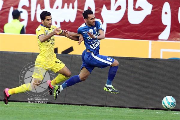 ورزشی ، فوتبال ،   لیگ برتر فوتبال ایران ، دوره پانزدهم ، 25 بهمن  1394 ، نفت تهران 1 استقلال تهران 1 ،  یعقوب کریمی  ، عکاس : حسن فرهادی بختاجردی