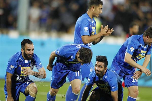 ورزشی ، فوتبال ، لیگ برتر ایران ، استقلال 2 نفت 0 ، 9 آبان 1396 ،   شادی گل ( جابر انصاری ، وریا غفوری ، جباروف و فرشید اسماعیلی )