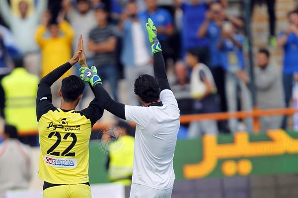 ورزشی ، فوتبال ، لیگ برتر ایران ، 5  مهر 1397 ، دربی 88  ، استقلال 0 پرسپولیس 0 ،   سید حسین حسینی و سید مهدی رحمتی