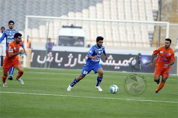 ورزشی ، فوتبال ، لیگ برتر فوتبال ایران ، دوره شانزدهم ، هفته نهم ، استقلال 2 سایپا 0 ، 30 مهر 1395 ،   فرشید اسماعیلی