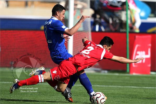 ورزشی ، فوتبال ، عکاس : حسن فرهادی بختاجردی ، لیگ برتر فوتبال ایران - دوره 14 - هفته 30 -  25 اردیبهشت 1394 - پرسپولیس 1  استقلال 0  ( دربی 80 ) -  جواد خرسند ، عالیشاه