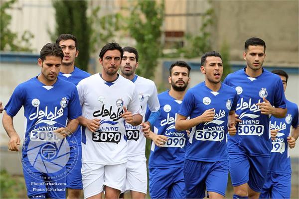 ورزشی ، فوتبال ، تمرین تیم فوتبال استقلال تهران ، 27 خرداد 1395 ،  رحمتی ، نورافکن ، رحمانی  ، عکاس : حسن فرهادی بختاجردی