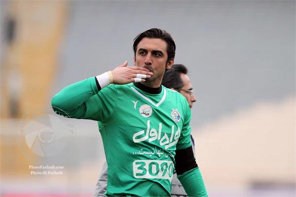 ورزشی ، فوتبال ، لیگ برتر فوتبال ایران ، دوره پانزدهم ، 14 اسفند  1394 ، راه آهن 0 استقلال 1 ،  مهدی رحمتی   ، عکاس : حسن فرهادی بختاجردی