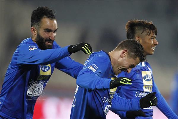 ورزشی ، فوتبال ، لیگ برتر ایران ، 16 آذر 1396 ، استقلال 3 سپاهان 0  ،   مهدی قائدی  و جبارف و شجاعیان