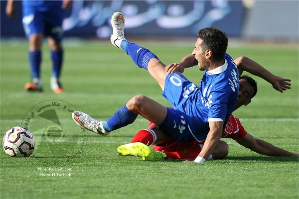 ورزشی ، فوتبال ، عکاس : حسن فرهادی بختاجردی ، لیگ برتر فوتبال ایران - دوره 14 - هفته 30 -  25 اردیبهشت 1394 - پرسپولیس 1  استقلال 0  ( دربی 80 ) - سجاد شهباز زاده