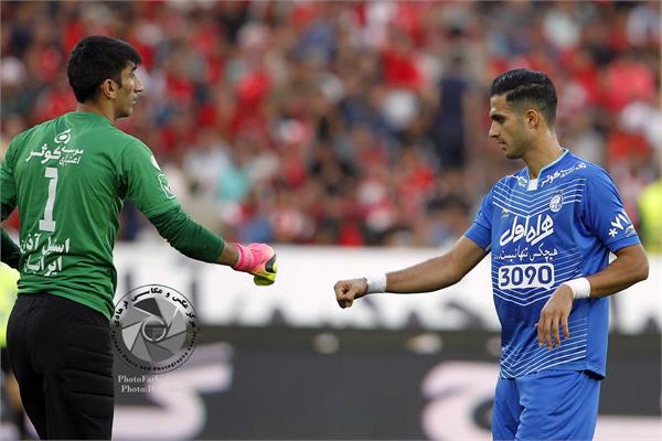 ورزشی ، فوتبال ، لیگ برتر ایران ، دوره شانزدهم ، هفته ششم ، 26 شهریور 1395 ، پرسپولیس 0 استقلال 0 ، دربی 83 ،   علی قربانی و علیرضا بیرانوند