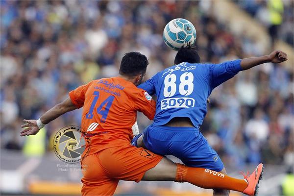 ورزشی ، فوتبال ، لیگ برتر فوتبال ایران ، دوره شانزدهم ، هفته نهم ، استقلال 2 سایپا 0 ، 30 مهر 1395 ،   فرشید اسماعیلی