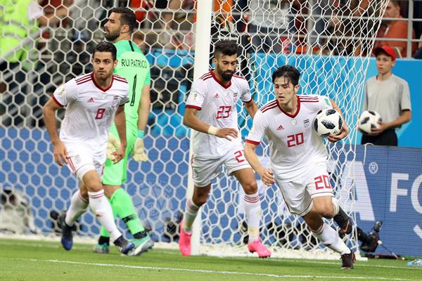 ورزشی ، فوتبال ، جام جهانی 2018 روسیه ، 4 تیر  1397 ، ایران 1 پرتغال 1  ،   سردار آزمون ،‌ مرتضی پور علی گنجی و رامین رضاییان ( شادی گل )