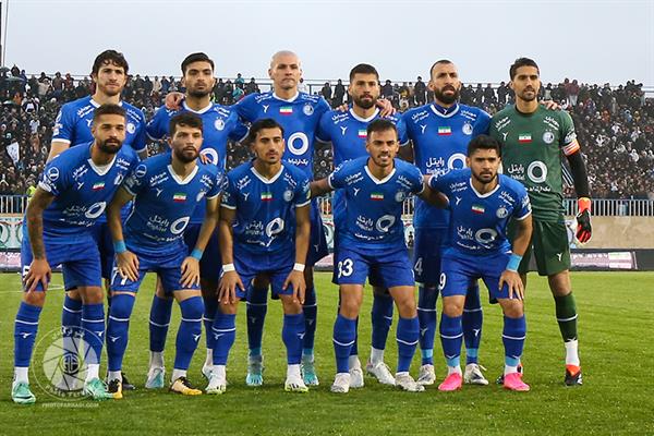 ورزشی - فوتبال - لیگ برتر ایران - فصل 1403-1402 - 3 اسفند 1402 - ملوان 1 استقلال 1 - عکاس : حسن فرهادی بختاجردی  -    تیم استقلال