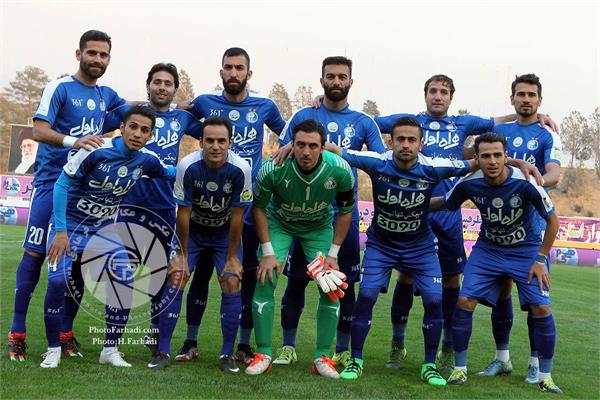 ورزشی ، فوتبال ،   لیگ برتر فوتبال ایران ، دوره پانزدهم ، 25 بهمن  1394 ، نفت تهران 1 استقلال تهران 1 ،  تیم استقلال  ، عکاس : حسن فرهادی بختاجردی